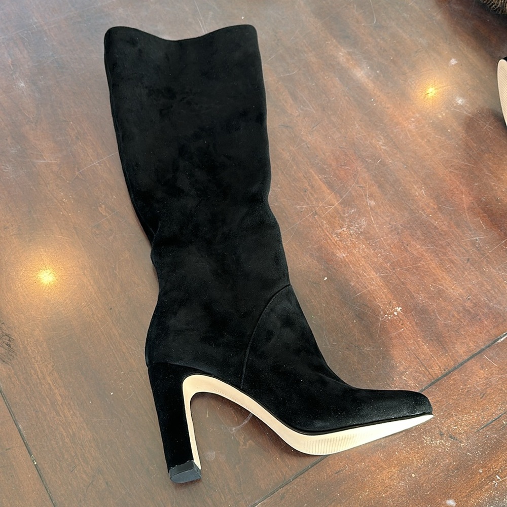 Chelsea & Violet black suede boots. Never worn size 7